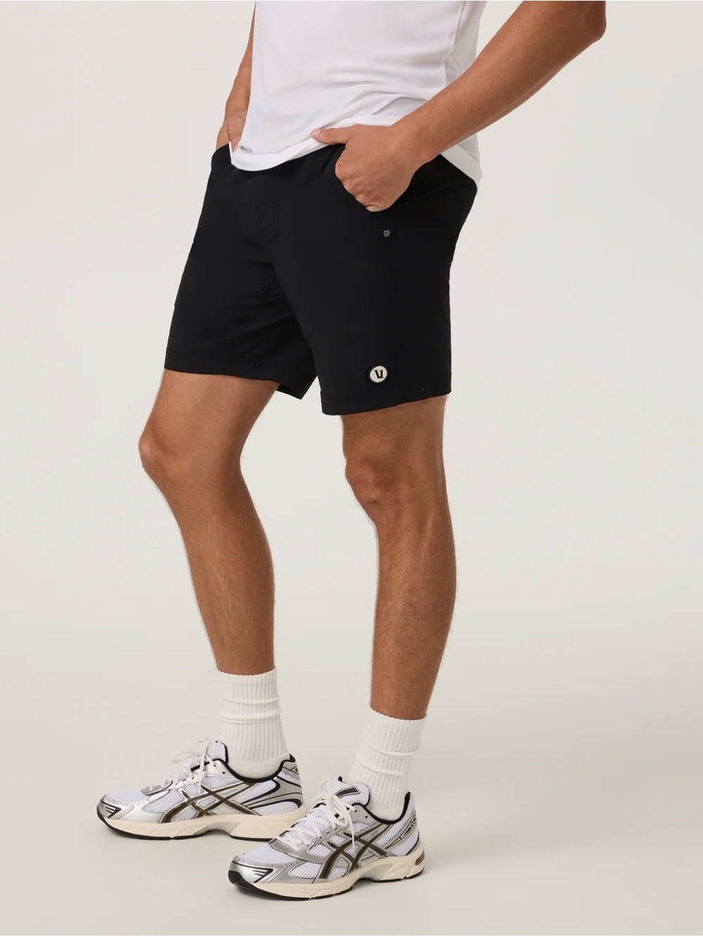 Vuori Kore Short Lined 7" Black XL NWT